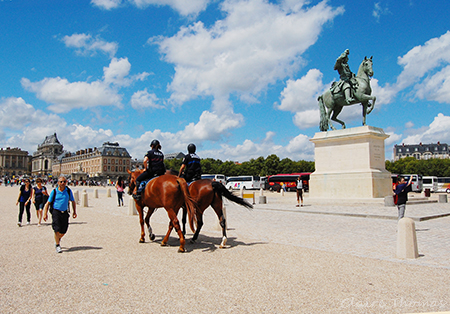 Versailles arrival 