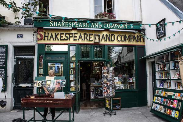 Shakespeare & Co 